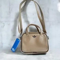 adidas ベージュ ショルダーバッグ