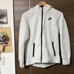 NIKE テックフリース ウィメンズ Mサイズ ライトグレー US UK