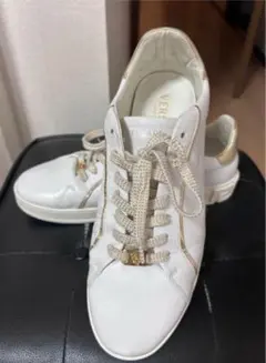 ホワイト スニーカー