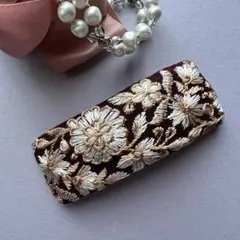 84 ハンドメイド インド刺繍　花　大きめスクエアヘアピン　ダークブラウン