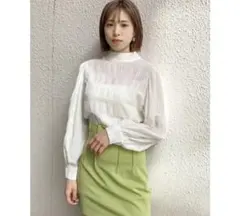 EMODA ハイネック パフスリーブ ブラウスのサムネイル