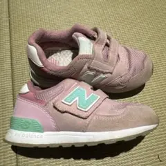 New Balance ピンク スニーカー