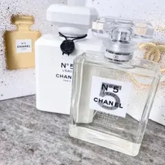 CHANEL N°5 L'EAU ウォーターボトル ミニ香水付き - メルカリ