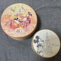 パリ　ディズニー　クッキー缶　➕　東京　ディズニー　40周年　チョコレート缶