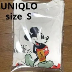 UNIQLO WALTDISNEY ミッキーマウス Tシャツ　ピンバッチ付き