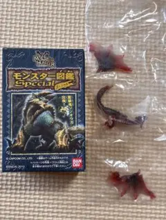 ア*ス様 バンダイ　モンスターハンター　モンスター図鑑スペシャル　リオレウス　ク