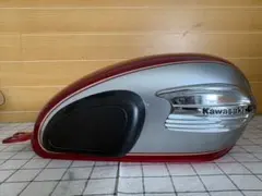 Kawasaki w650 タンク レッド/シルバーのサムネイル