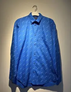 【極美品】BALENCIAGA 総柄ロゴ ボタンダウン 長袖シャツ 37のサムネイル