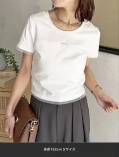 値下げ中❣️thevon チャーム付きコンパクトTシャツ ホワイト Sのサムネイル