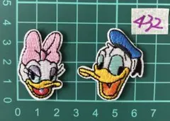 デイジーとドナルド刺繍アイロンワッペン2枚セット　432
