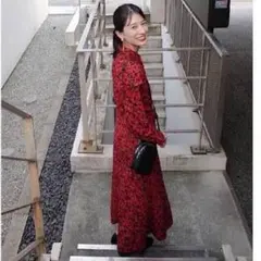 極美品. 3.2万　アンタイトル　　ジオメ柄ボウタイワンピース　赤 極美品. 3.2万 アンタイトル ジオメ柄ボウタイワンピース 赤 - メルカリ