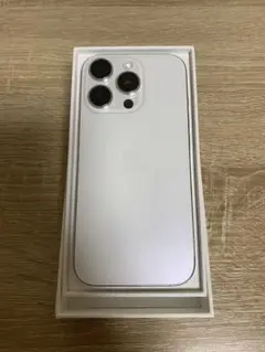 iPhone16Pro Apple care +紛失盗難プランあり！付属品豪華！