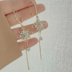 大人可愛い キラキラ フラワー ロングピアス ジルコニア 揺れる ゴールド