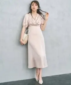 CELFORD Vネック　サテンワンピース　ピンクベージュ