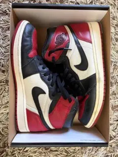 NIKE AIR JORDAN 1 RETRO HIGH OG ブレッドトゥのサムネイル