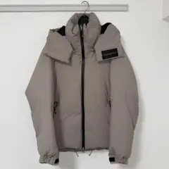 UNITED TOKYOベージュ2wayラミネートボリュームダウンジャケット