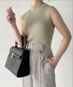 新品★JUNOAH ハイネックショート丈ニット★ノースリーブニットリブニットのサムネイル