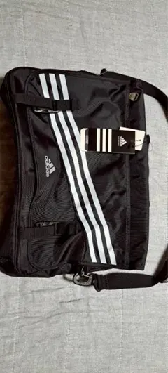 adidas 3本ライン ショルダーバッグ 黒