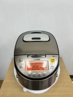 展示未使用】【海外向け】タイガー IH炊飯器 5層遠赤特厚釜 JKT-W10W