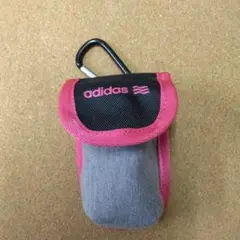 adidas アディダス カラビナ付きボールポーチ ピンク/グレー