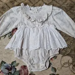 Marron. フリル付きロンパース 12m