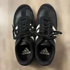 adidas ブラック/ホワイト スニーカー