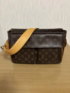 Item thumbnail for item ed97a418-a3f9-45c4-a63b-4339e204d21d