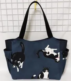 猫柄 ・ハチワレ猫・ダークブルー・サイドポケット付きトートバッグW・ハンドメイド