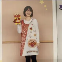 保育士　エプロン　アンパンマン　後ろからバイキンマンのサムネイル