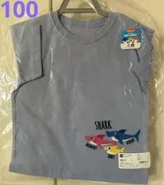 ベイビーシャークのTシャツ　GU 100