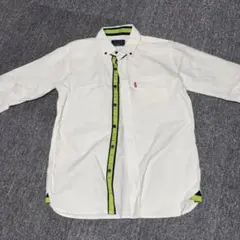 ホワイトボタンアップシャツ