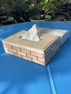 ティッシュボックス