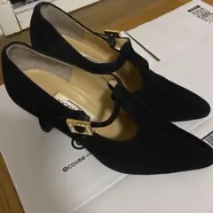 ブラック パンプス