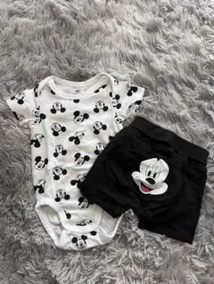 H&M ミッキーマウス ボディスーツとショートパンツセット