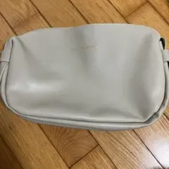 ポーチのサムネイル