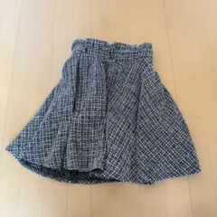 黒と白のツイードフレアスカート
