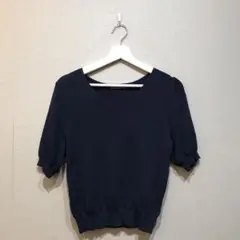 A DAY IN THE LIFE Vネック パフスリーブニット　Fサイズ