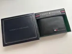 トミーヒルフィガー 二つ折り財布 31TL25X020 黒 箱付のサムネイル