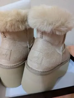 Rady ベージュファームートンブーツのサムネイル