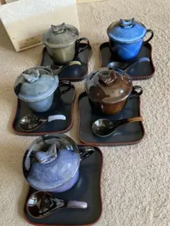 蝶々の形のフタ付きカップセット　5個