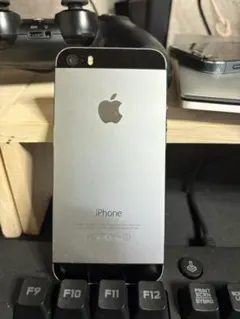 Apple iPhone 5sスペースグレー 本体