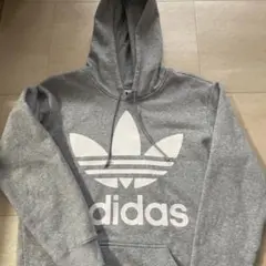 adidasパーカー