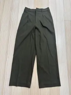 2点　UNIQLO タックワイドパンツ