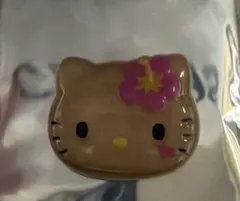 ハローキティ　ぷっくりったいバッジ　日焼け　ゼブラ柄