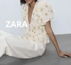 ZARA パフスリーブブラウス　レディースXSサイズ　　半袖　花柄aのサムネイル
