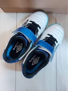美品 umbro 18cm サッカーシューズ