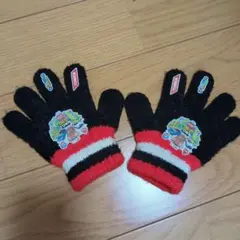 TOMY トミカタウン 手袋 黒赤白