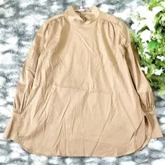 【PINORE】 後ろボタン長袖プルオーバーシャツ(38)キャメル パフスリーブのサムネイル