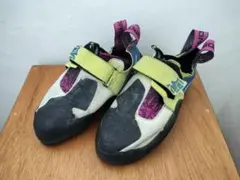 Item thumbnail for item 640e1697-8997-4cdc-b46b-240f0f15b36d