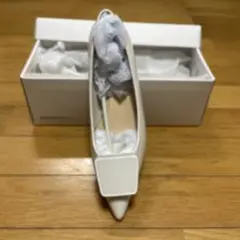 ホワイト ポインテッドトゥ フラットシューズ